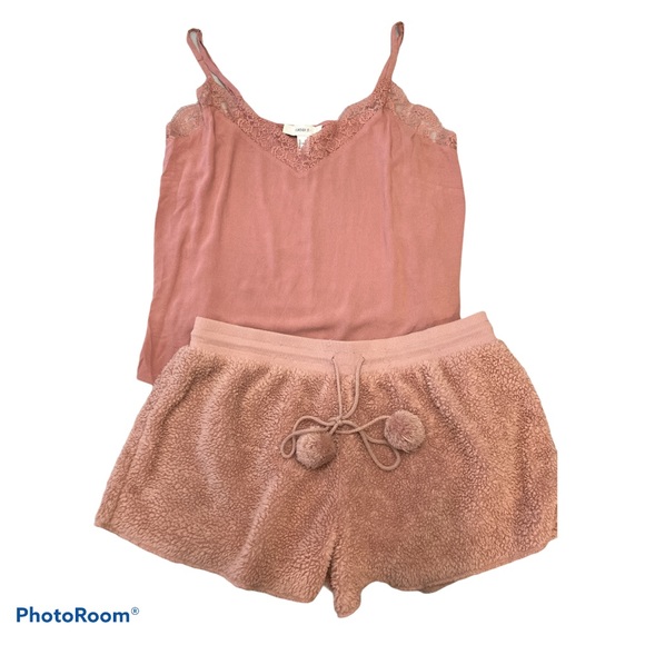 Forever 21 Other - Forever 21 chemise in blush with Ambrielle shorts